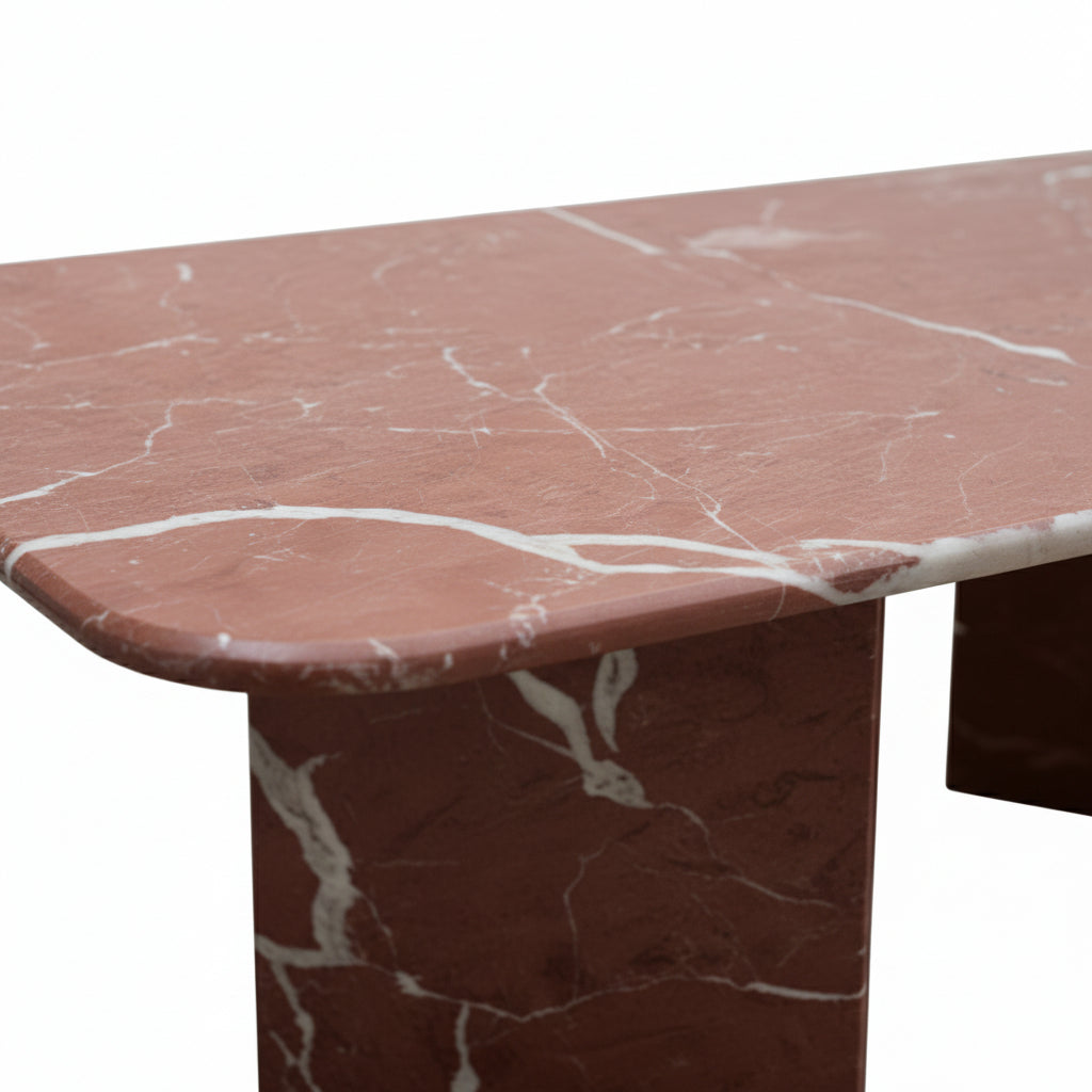 تلك الطاولة الجانبية